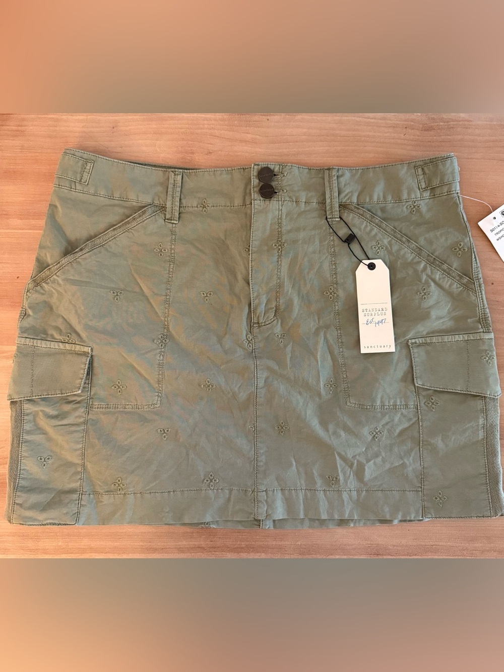 Sanctuary Cargo Pocket Mini Skirt Tonal Embroidery Sage Green Cotton Size 30 NWT